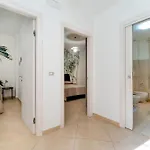 Pretty House Center
